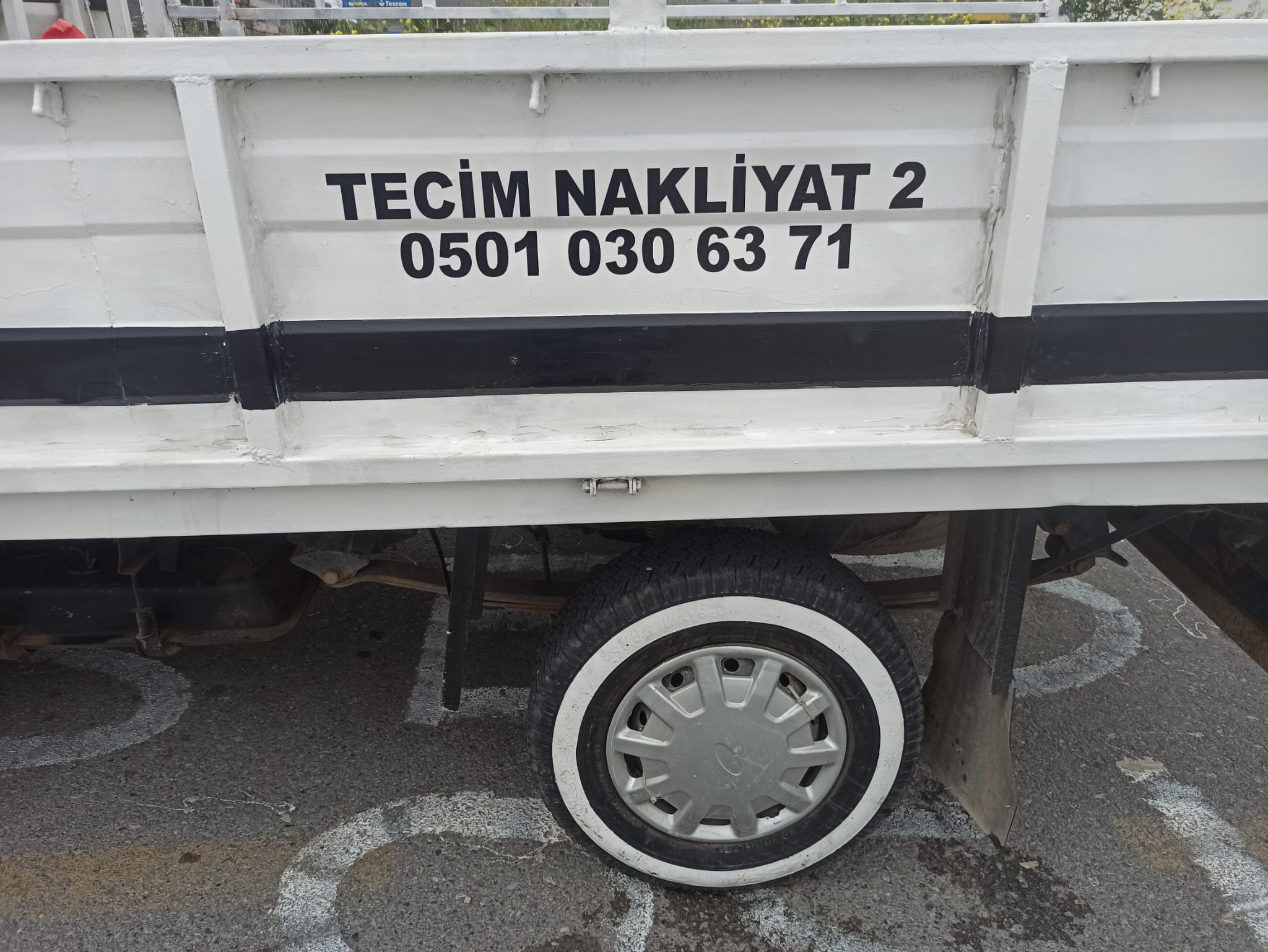 Tecim Nakliyat 2 araç arka logo - İzmir Buca Ferahlı nakliyat 0501 030 63 71